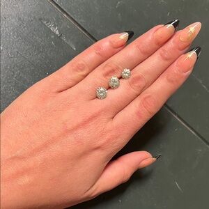 3 pcs Sparkling Silvery Off White Moissanite Or Moissanite Coated CZ